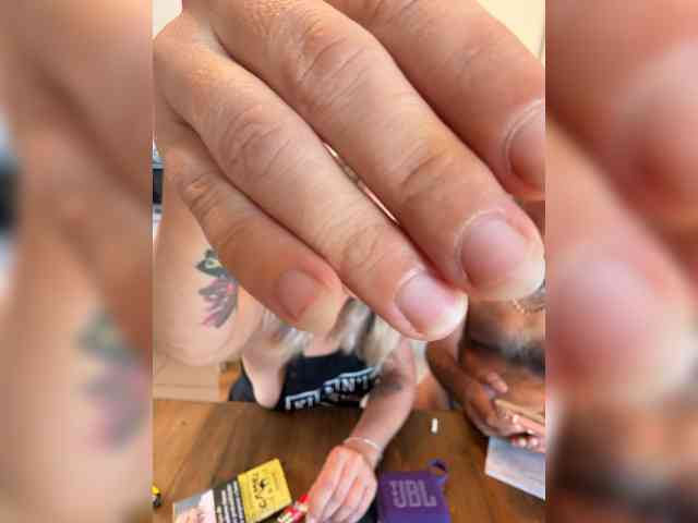 BigTwiXXX webcam