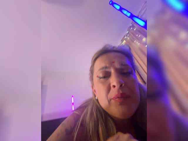 BigTwiXXX webcam
