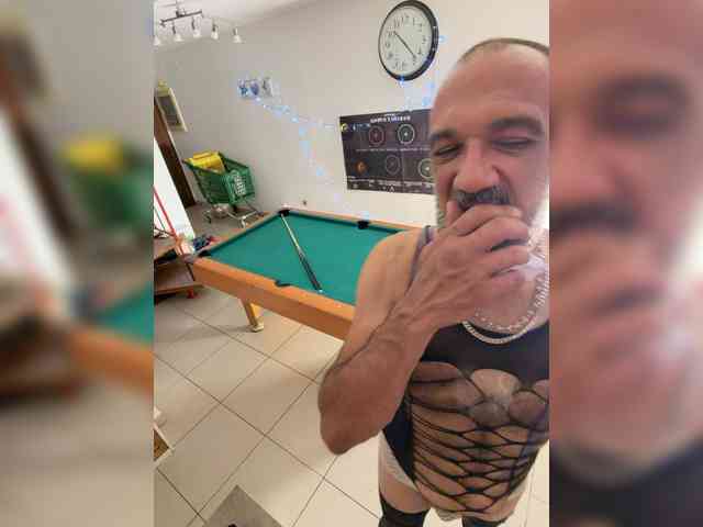 Modèle: BigTwiXXX
