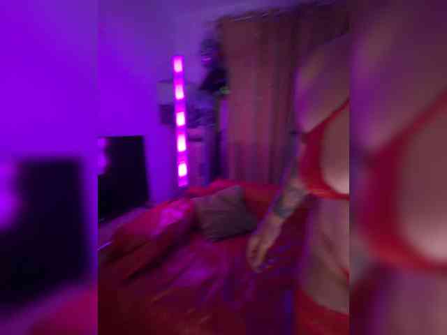 BigTwiXXX webcam