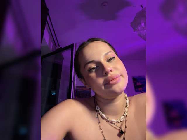 12-Lovely-girl-12 live cam on BongaCams