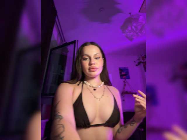 12-Lovely-girl-12 live cam on BongaCams