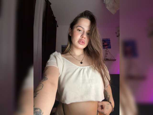12-Lovely-girl-12 live cam on BongaCams