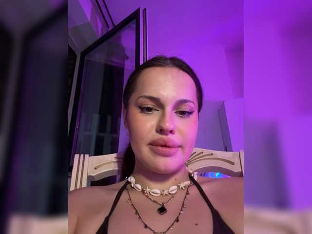 12-Lovely-girl-12 live cam on BongaCams