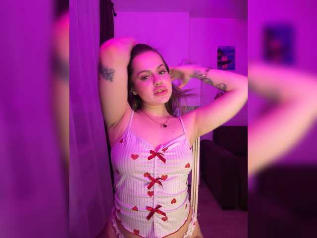 12-Lovely-girl-12 live cam on BongaCams
