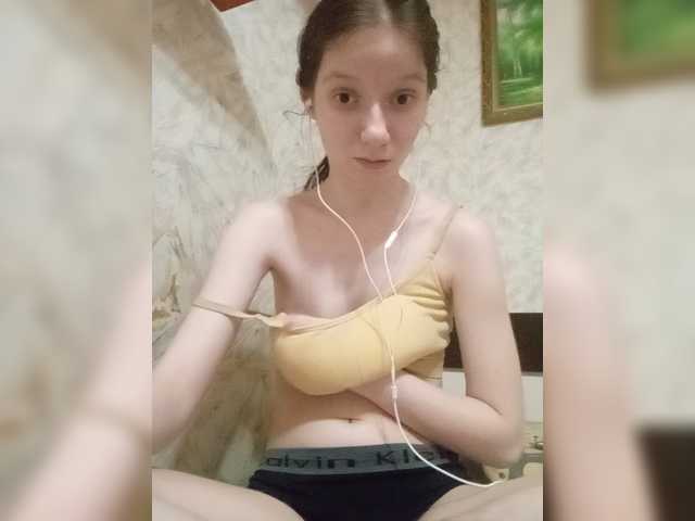 krashihayourheart live cam on BongaCams