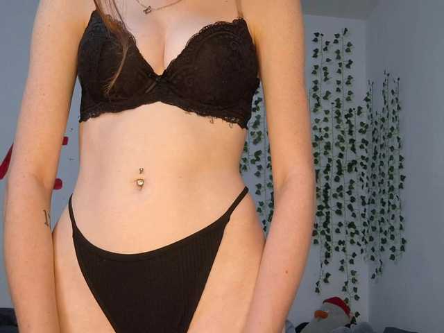 VikkiShon live cam on BongaCams