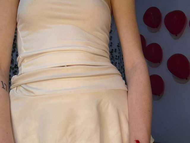VikkiShon live cam on BongaCams