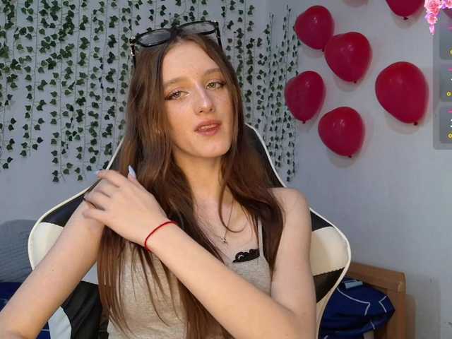 VikkiShon live cam on BongaCams