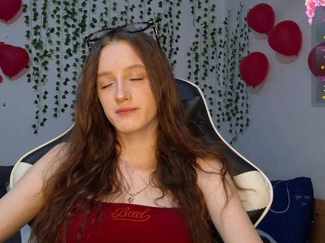 VikkiShon live cam on BongaCams