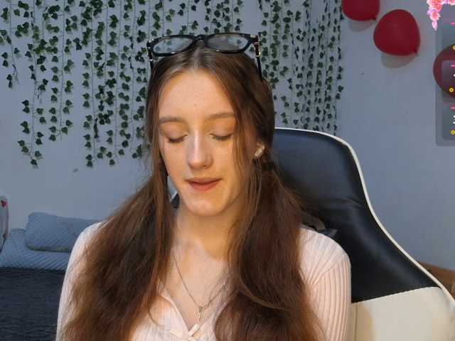 VikkiShon live cam on BongaCams