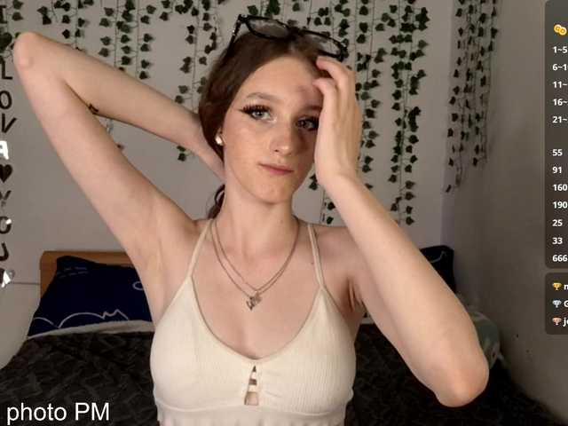 VikkiShon live cam on BongaCams