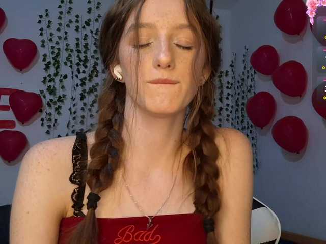 VikkiShon live cam on BongaCams