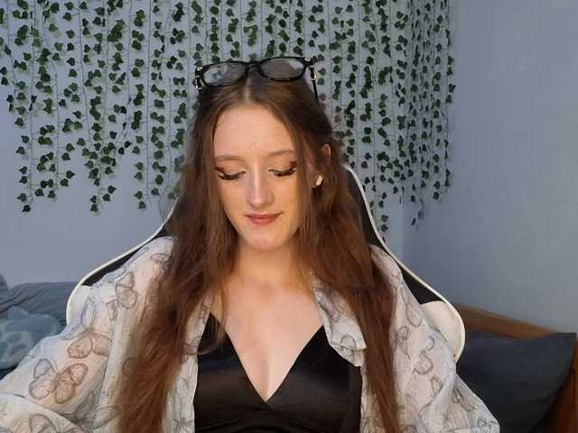 VikkiShon live cam on BongaCams