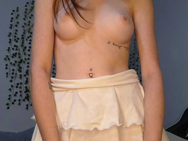 VikkiShon live cam on BongaCams