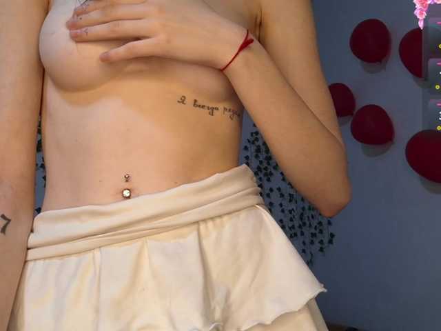 VikkiShon live cam on BongaCams