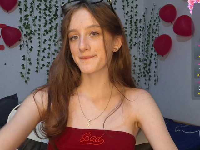 VikkiShon live cam on BongaCams
