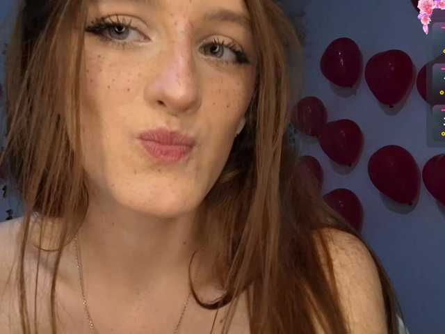 VikkiShon live cam on BongaCams