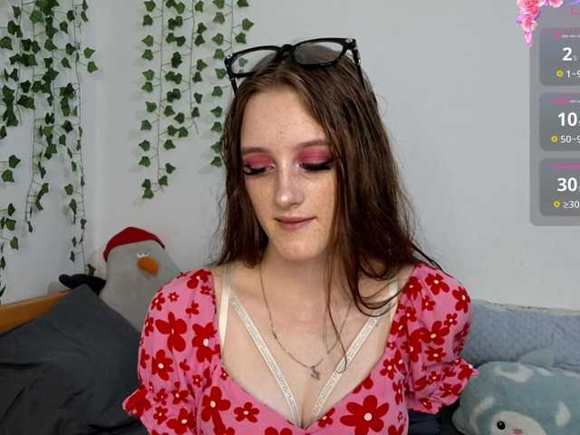 VikkiShon live cam on BongaCams