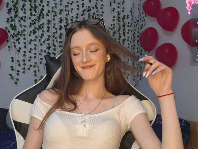 VikkiShon live cam on BongaCams