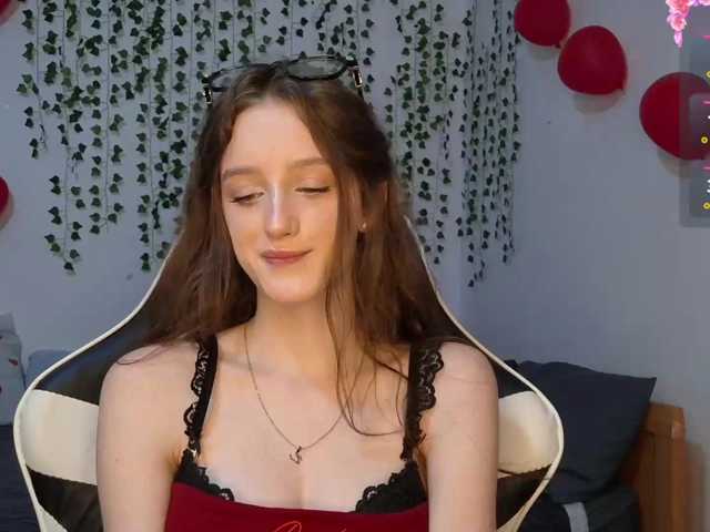 VikkiShon live cam on BongaCams