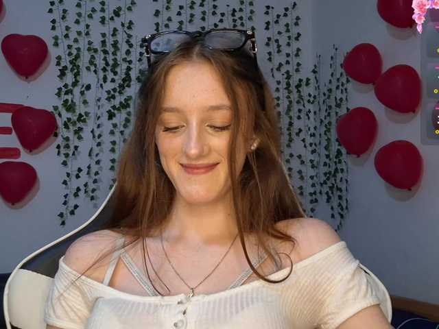 VikkiShon live cam on BongaCams