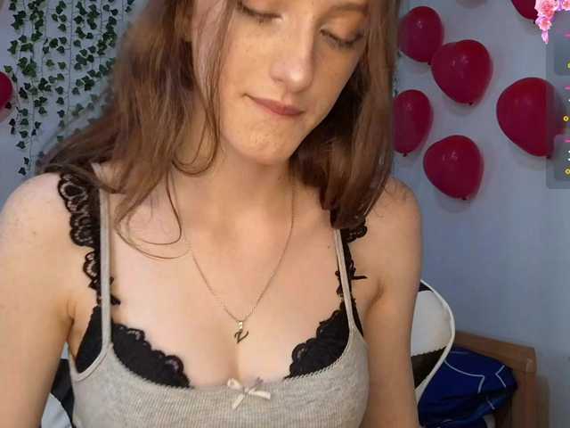 VikkiShon live cam on BongaCams