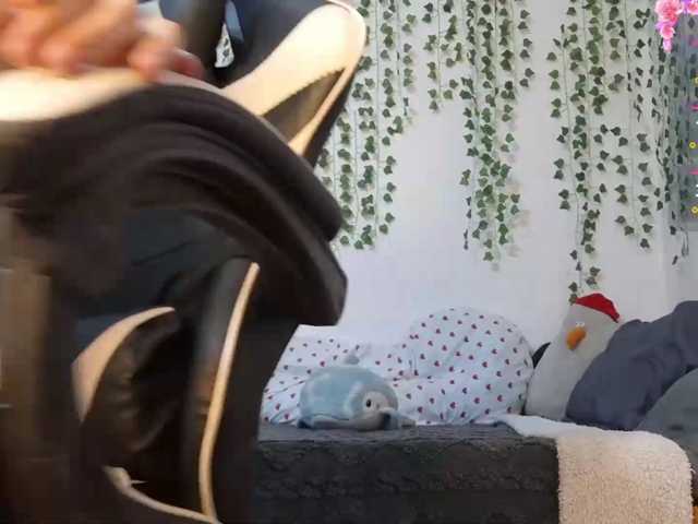 VikkiShon live cam on BongaCams