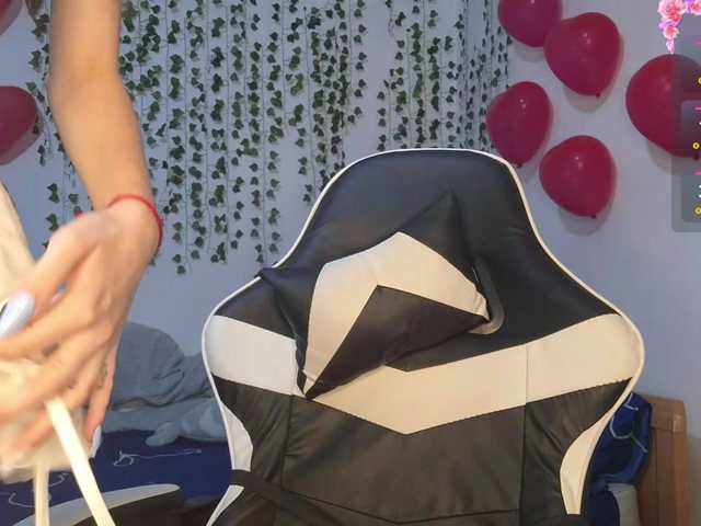 VikkiShon live cam on BongaCams