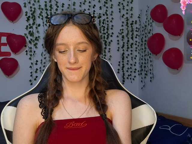 VikkiShon live cam on BongaCams