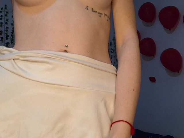 VikkiShon live cam on BongaCams