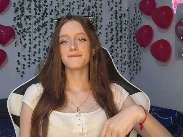 VikkiShon live cam on BongaCams