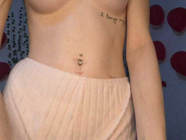 VikkiShon live cam on BongaCams