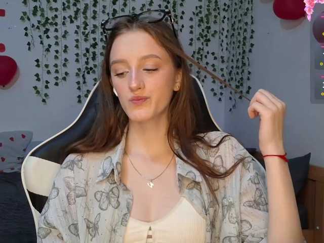 VikkiShon live cam on BongaCams