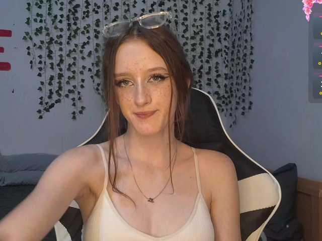 VikkiShon live cam on BongaCams