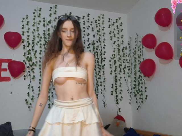 VikkiShon live cam on BongaCams