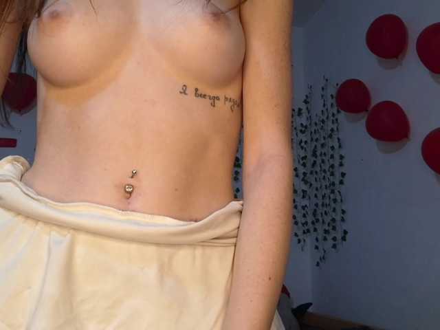 VikkiShon live cam on BongaCams