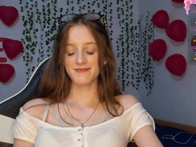 VikkiShon live cam on BongaCams