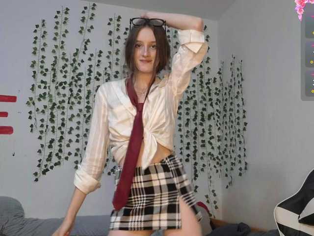 VikkiShon live cam on BongaCams