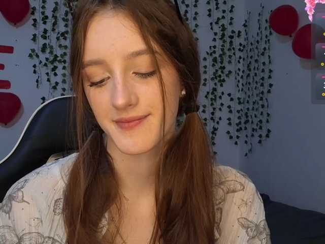 VikkiShon live cam preview