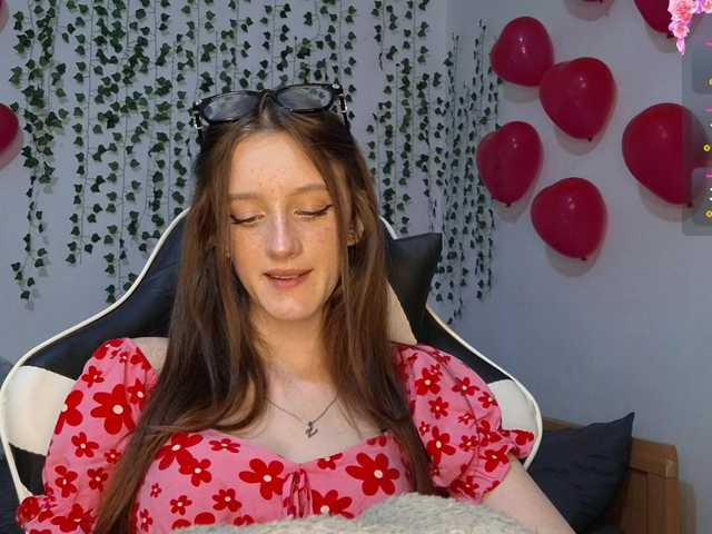 VikkiShon live cam on BongaCams
