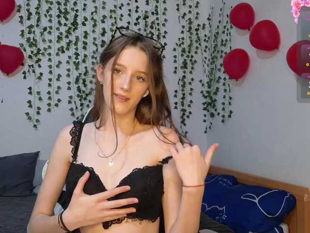 VikkiShon live cam on BongaCams