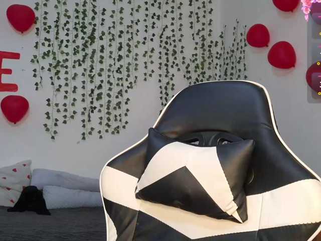 VikkiShon live cam on BongaCams