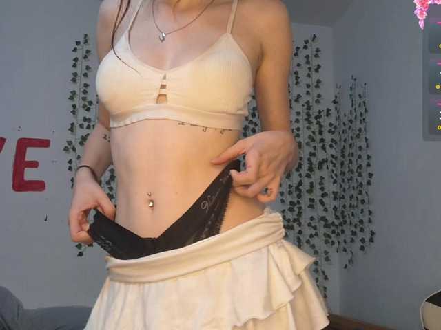 VikkiShon live cam on BongaCams