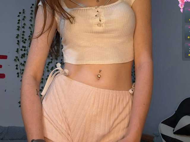 VikkiShon live cam on BongaCams