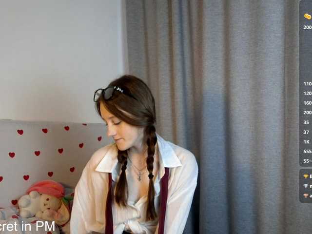 le modèle VikkiShon est en webcam porno dans un show sur le site bongacams, il possède les tags suivants: White/Caucasian,Redhead,Shaved
