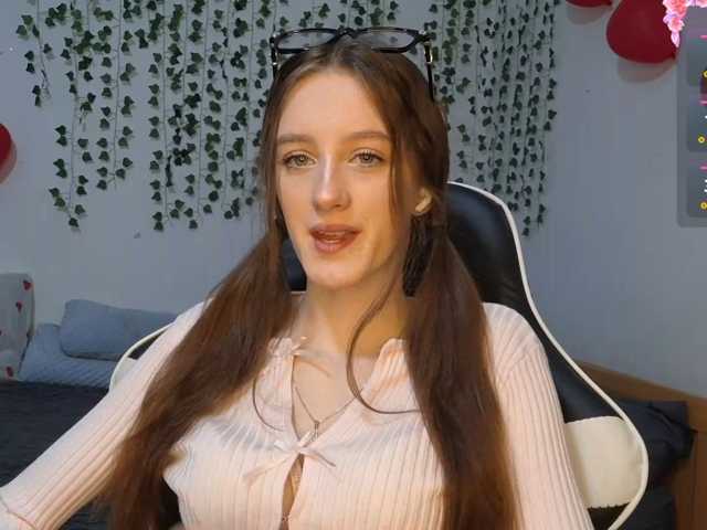 VikkiShon live cam on BongaCams