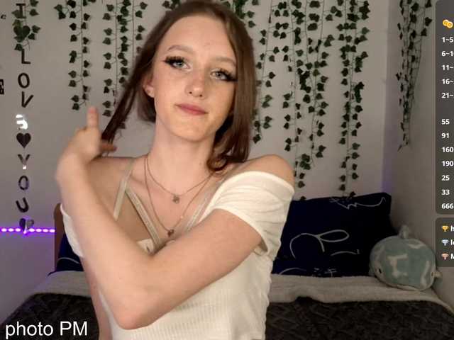 VikkiShon live cam on BongaCams