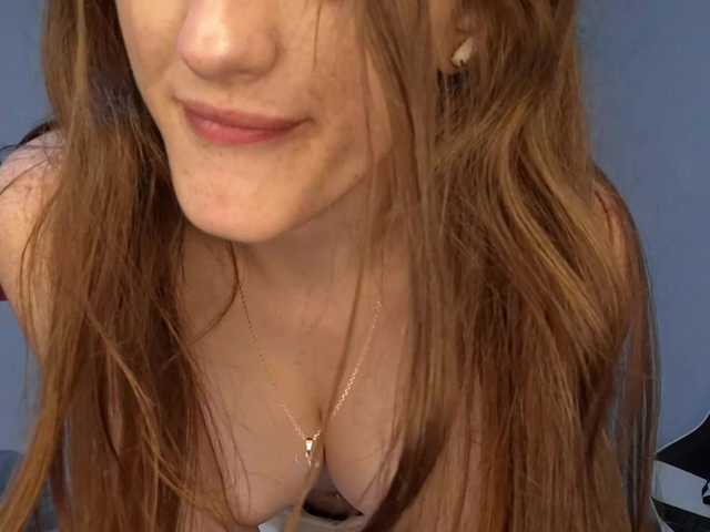VikkiShon live cam on BongaCams