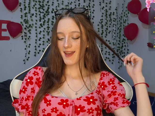 VikkiShon live cam on BongaCams